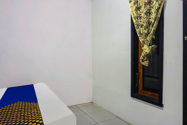 Room 17 of 27