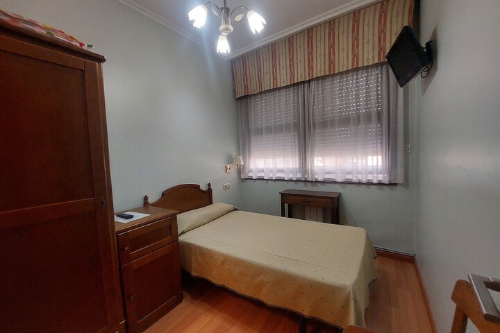 Room 2 of 22