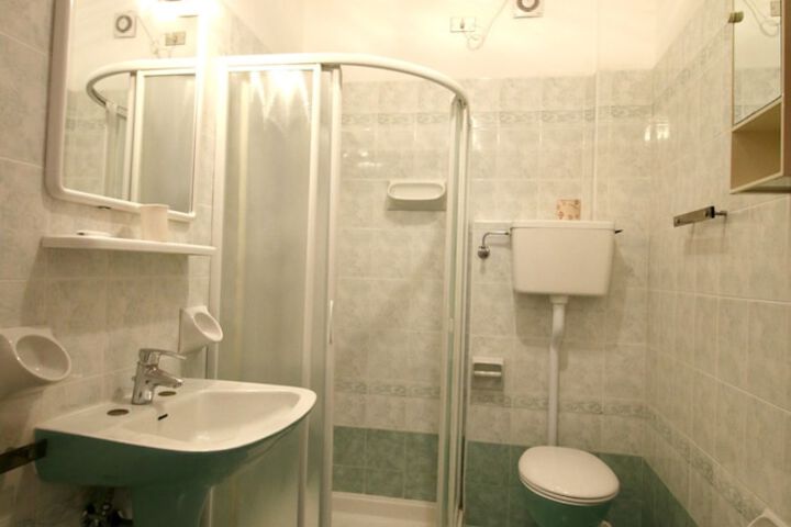 Room 22 of 81