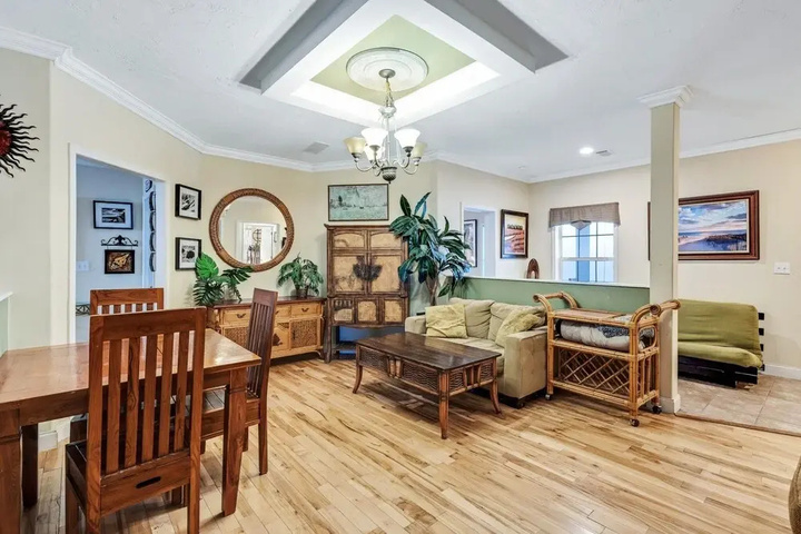Photo of Siesta Key Resort Home Just Steps To The Beach 6 Bedroom Estate by Redawning