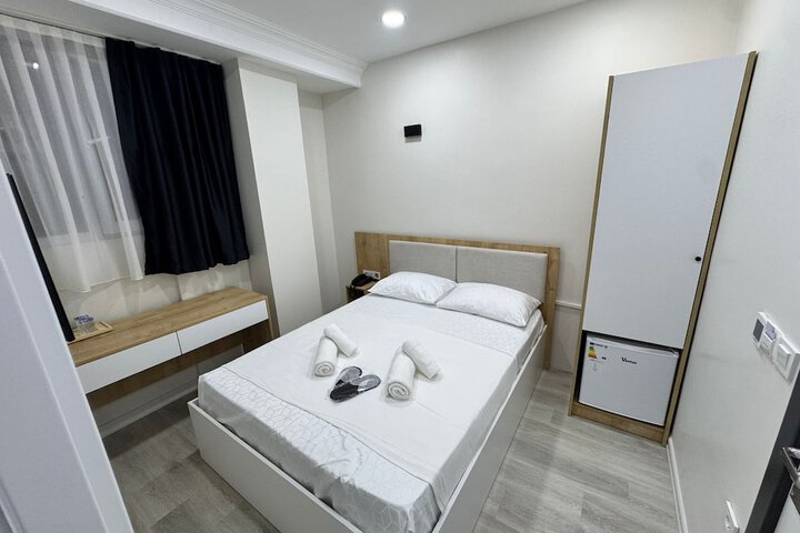 Room 16 of 35