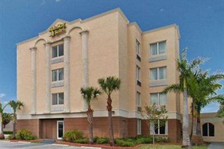 MainStay Suites