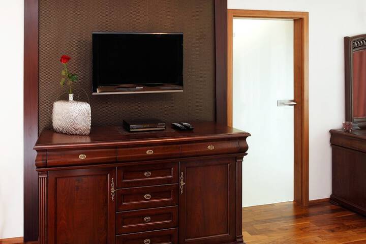 Room 13 of 53