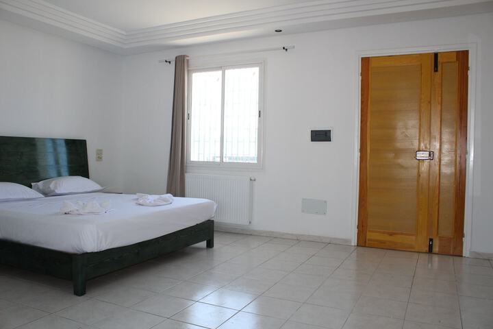 Room 76 of 153