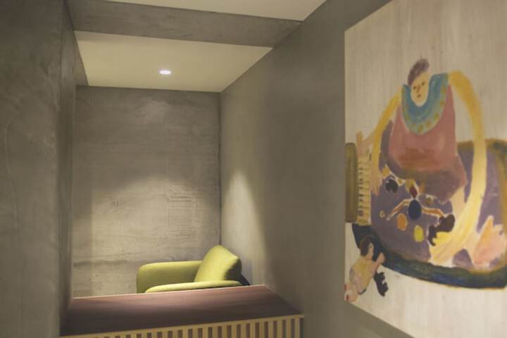 Room 5 of 138
