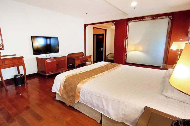 Room 13 of 46