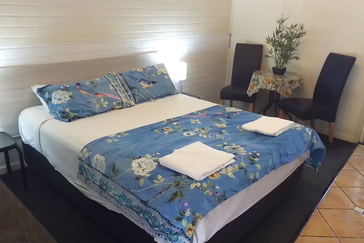 Room 9 of 34