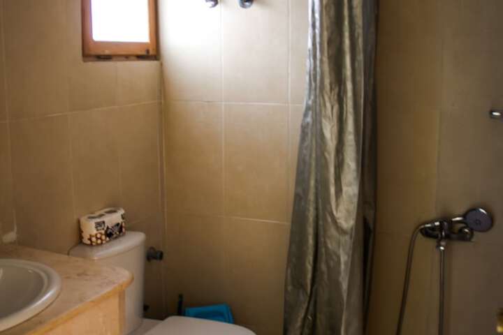 Room 27 of 87