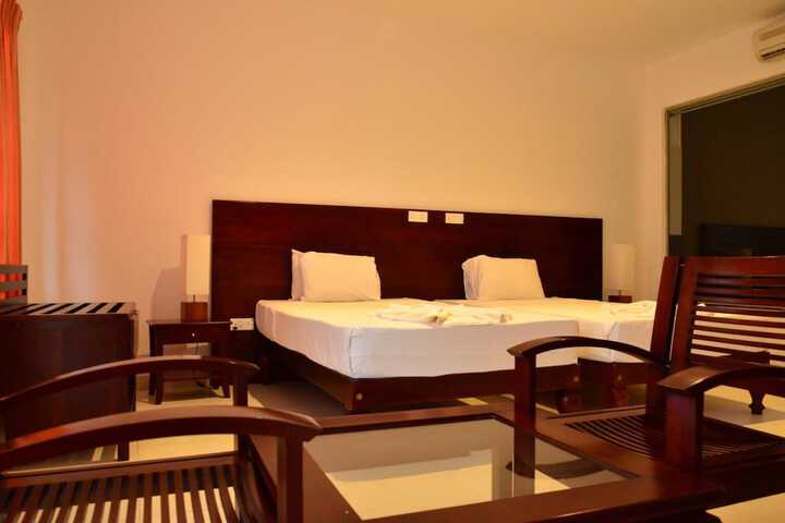 Room 5 of 43