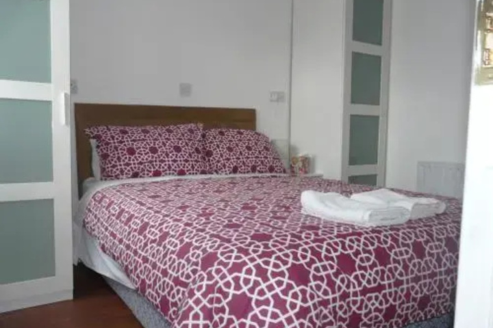 Room 3 of 8