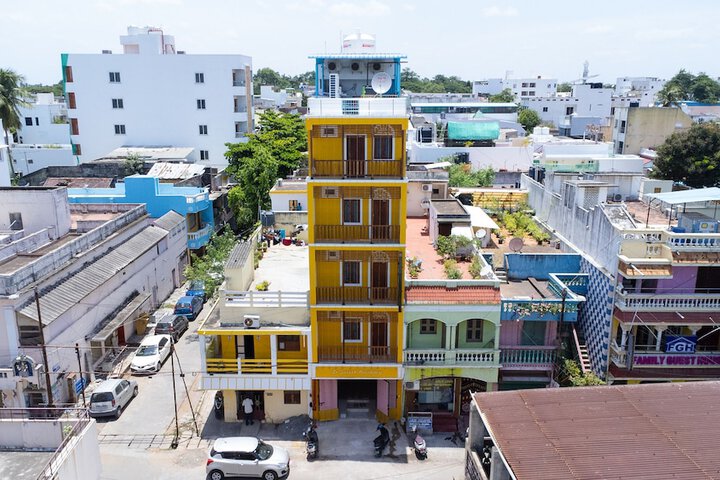 Le Suresh Residency