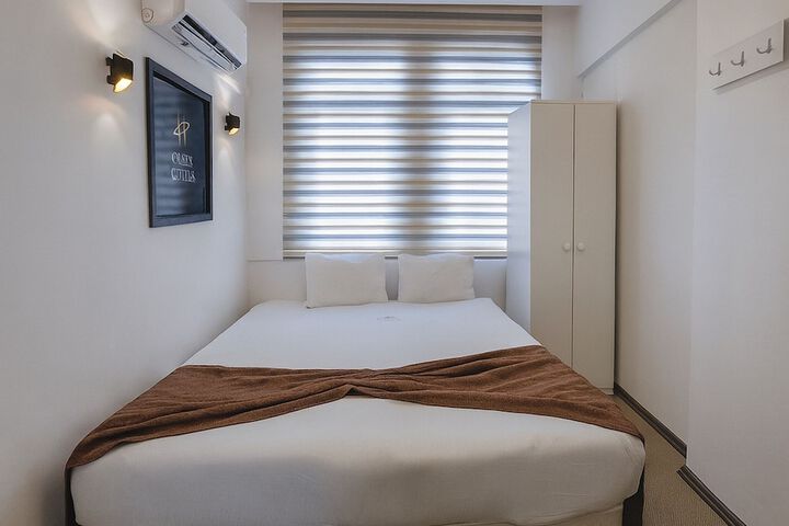 Room 8 of 47