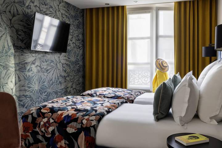 Room 34 of 85