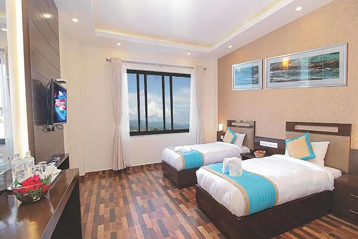 Room 2 of 10