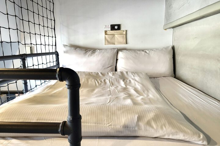 Room 17 of 41