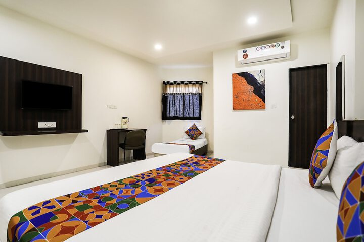 Room 13 of 34