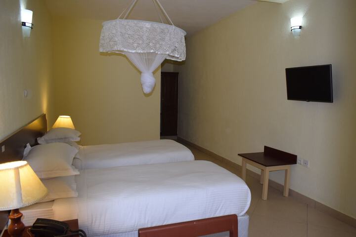 Room 16 of 97