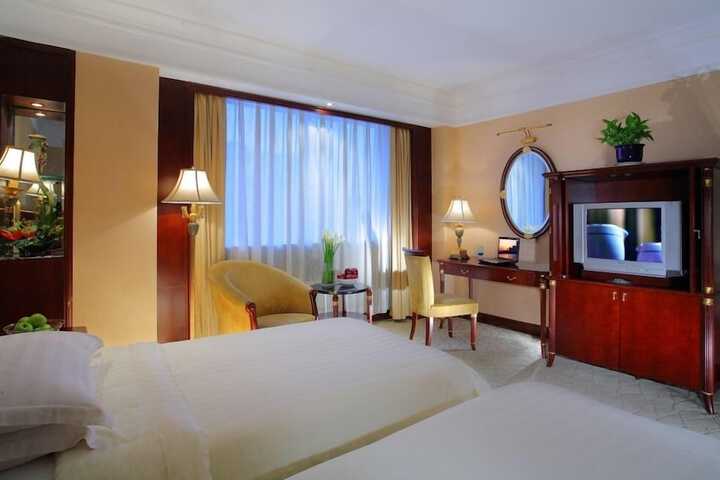 Room 17 of 68