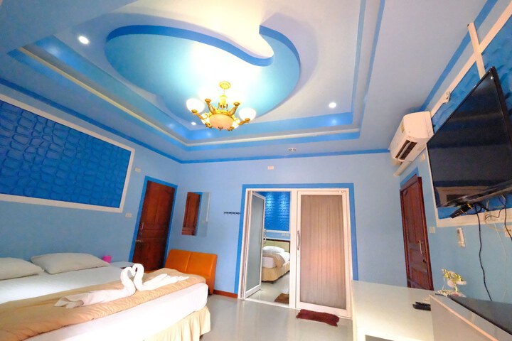 Room 16 of 48