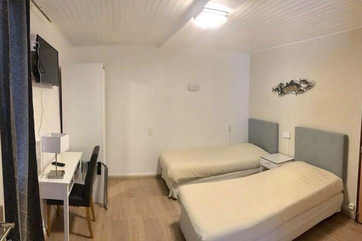 Room 15 of 41
