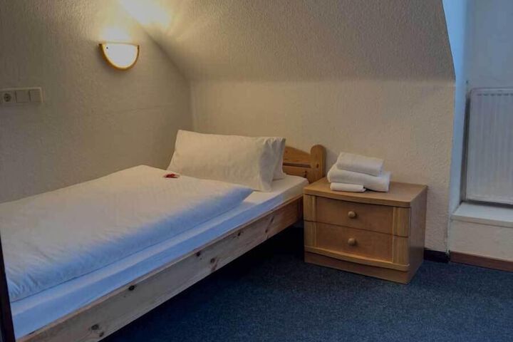 Room 17 of 59