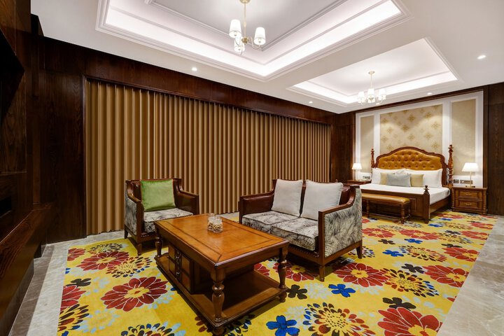 Room 44 of 119