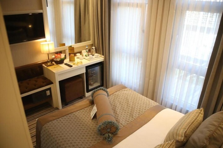 Room 12 of 41