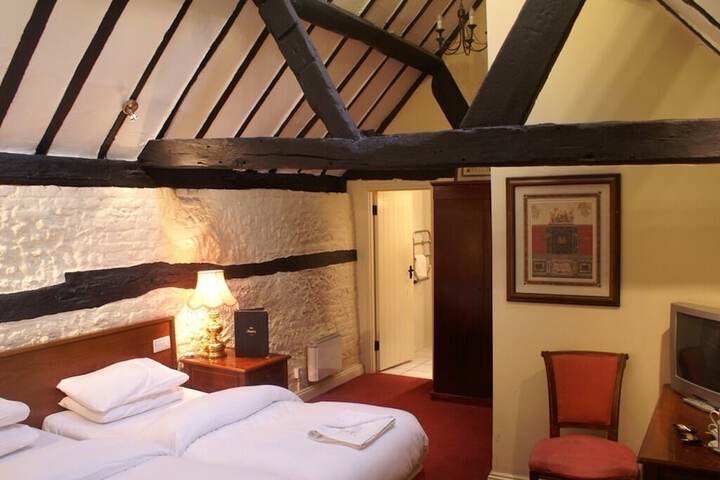 Room 3 of 14