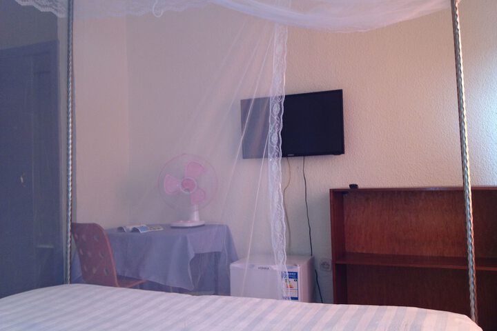 Room 12 of 20