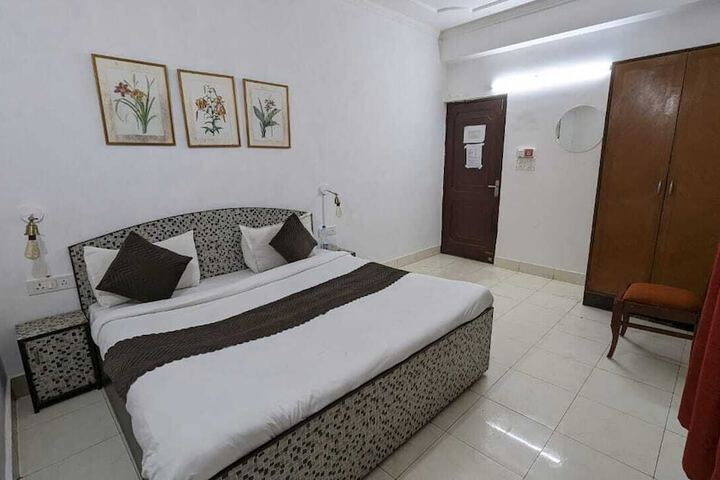 Room 5 of 7