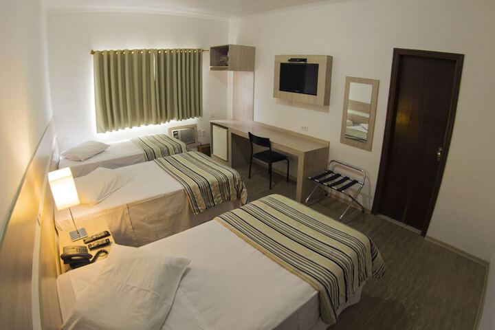 Room 8 of 37