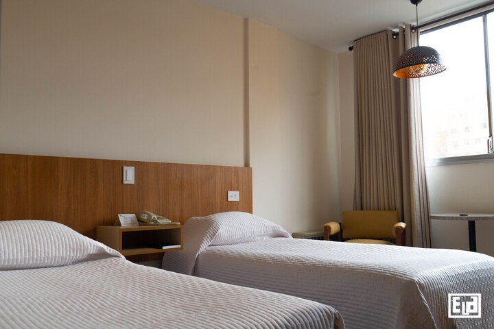 Room 10 of 29