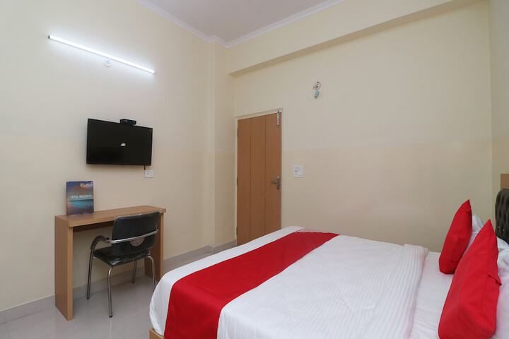 Room 6 of 25