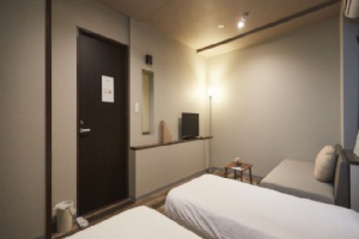 Room 104 of 288