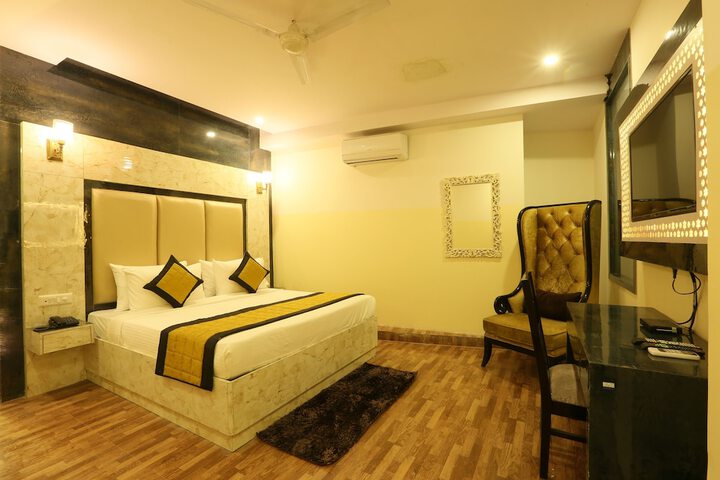 Room 11 of 22