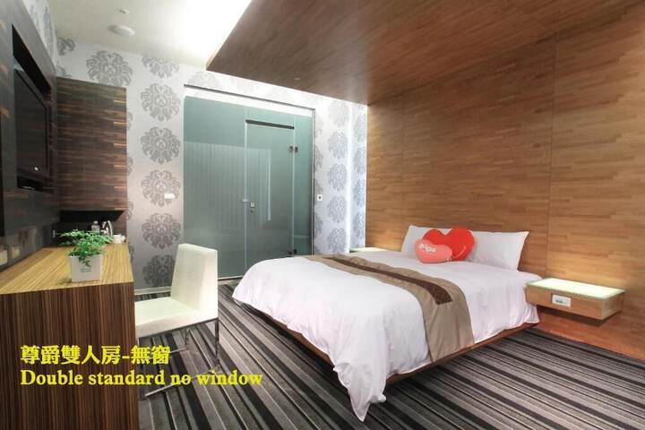 Room 21 of 48