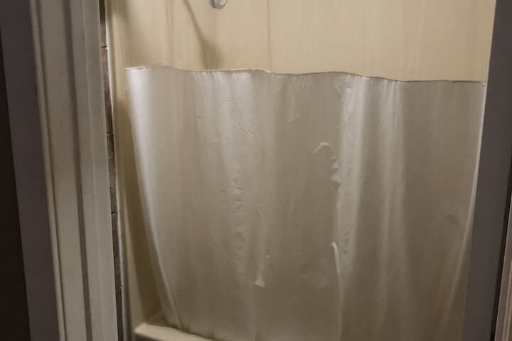 Room 5 of 10