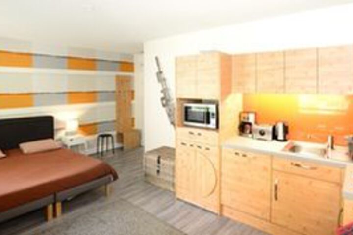 Room 11 of 11