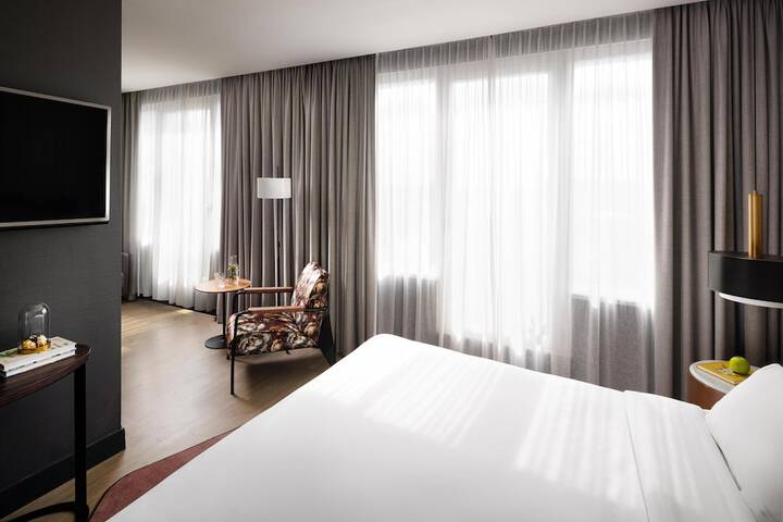Room 49 of 90