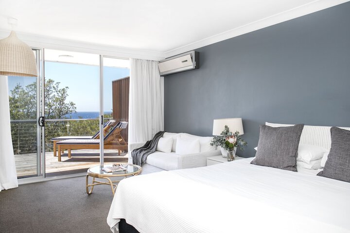 Room 2 of 83