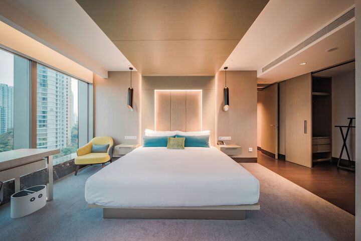Room 20 of 168