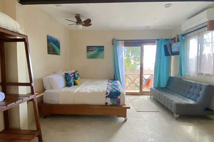 Room 2 of 72