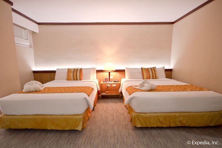 Room 33 of 156