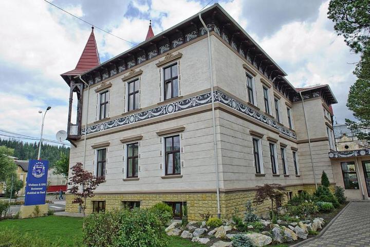 Exterior of Hotel Carol - Vatra Dornei