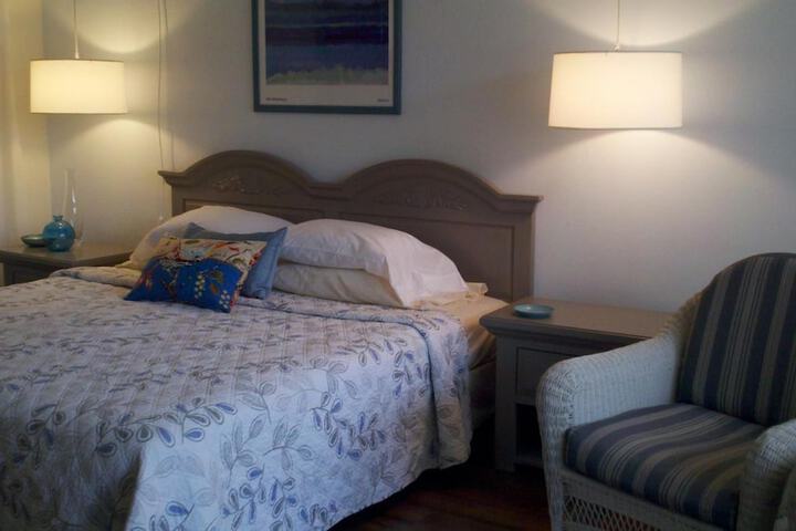 Room 13 of 28