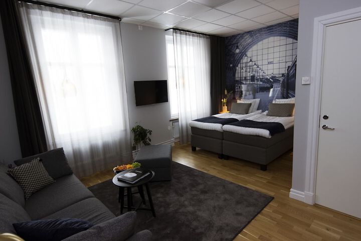 Room 17 of 48