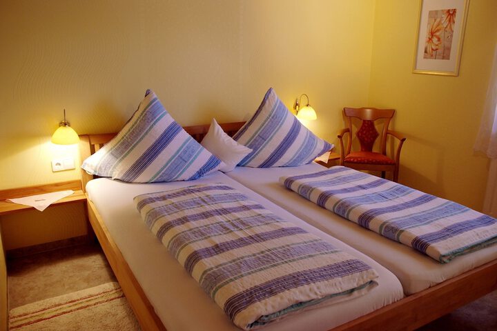 Room 2 of 7