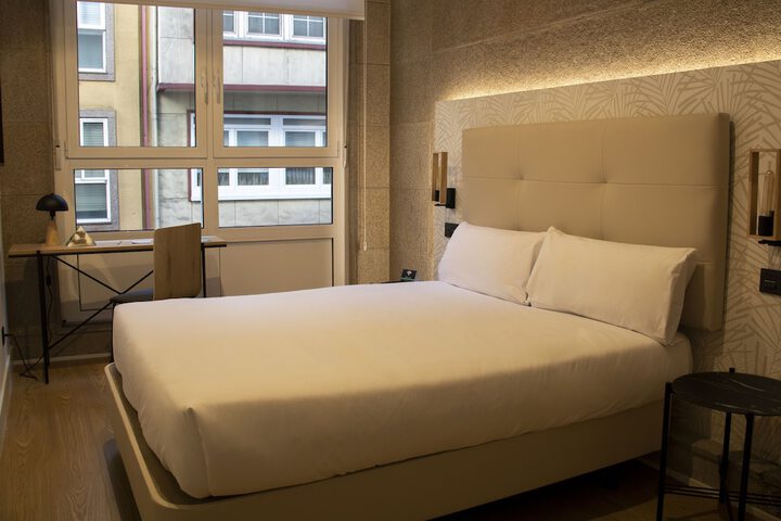 Room 13 of 40