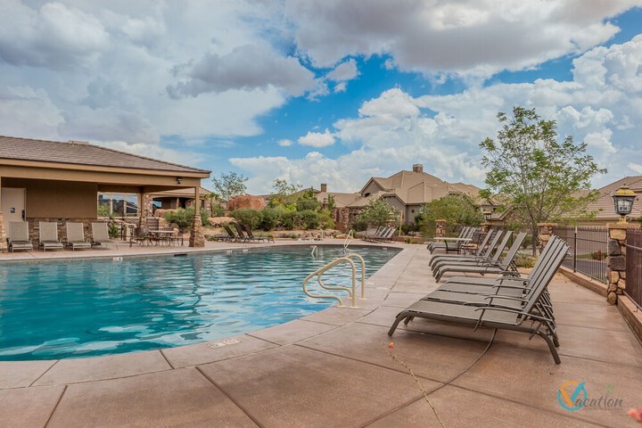 Pool 33 of 66