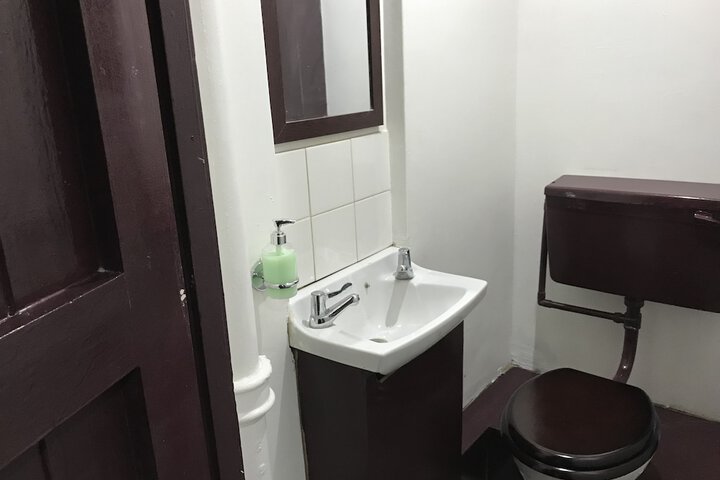 Room 12 of 19
